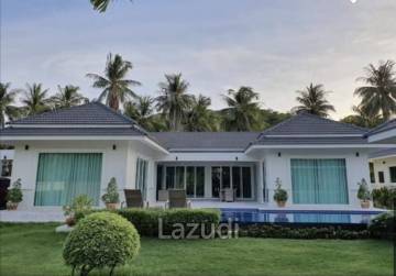 WHITE BEACH VILLAS : 4 bed Show House for sale, 10 minutes walk to the Beach