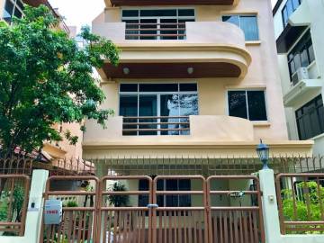 4 Bed Detached House at Sukhumvit 31 For Rent