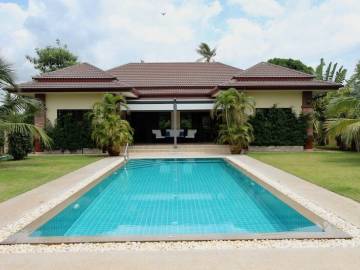 3 Bedroom Villa in Pak Nam Pran, Close to the beach