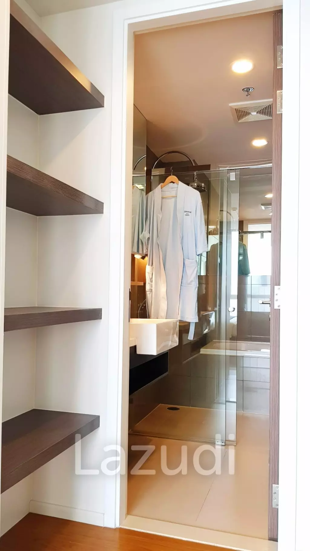 1 Bed 1 Bath 15 Sukhumvit Residence