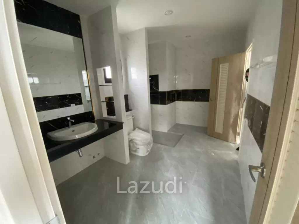 House 3 bed 2 bath near Ruam Chok Mall
