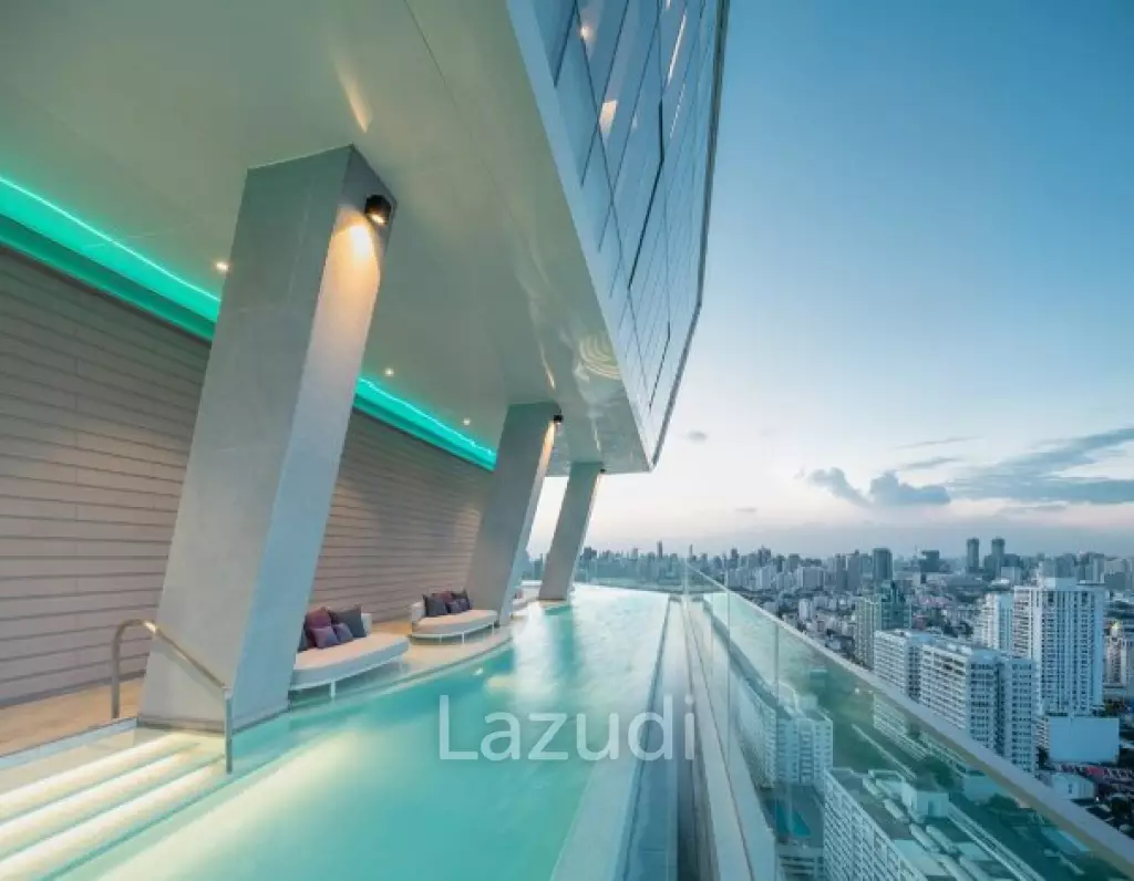 XT Ekkamai Condominium (Millenial Style)
