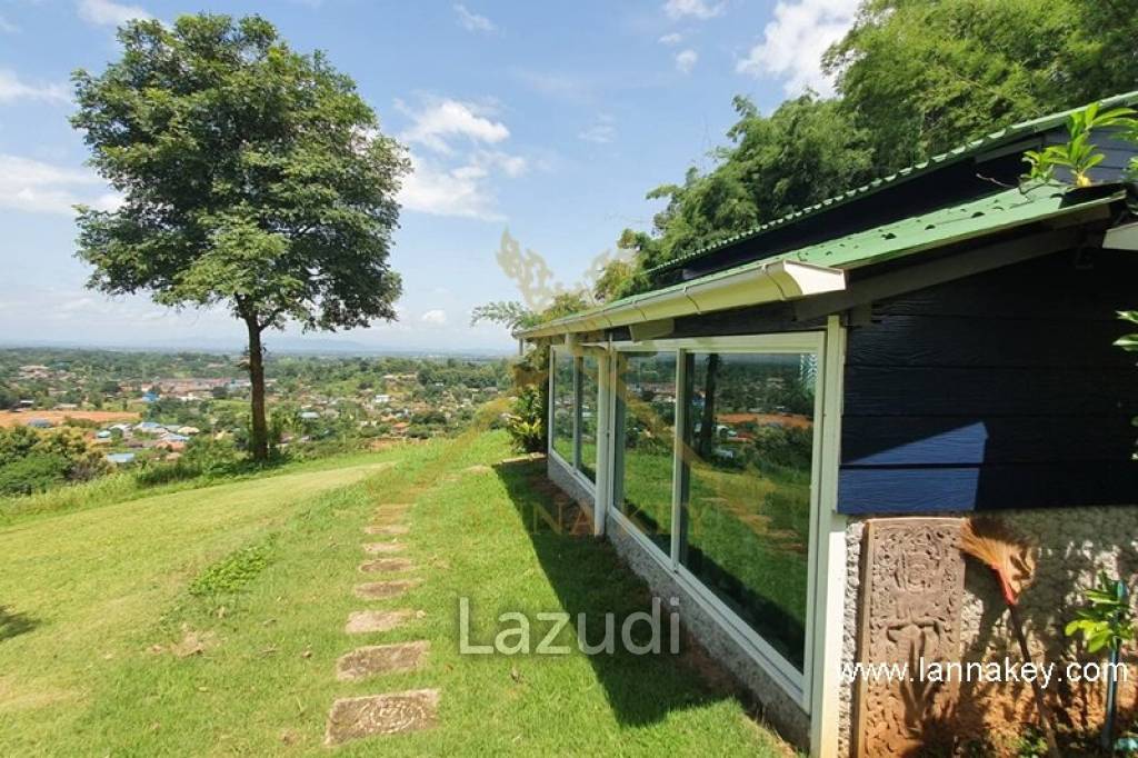 Comfy Home with Stunning Views