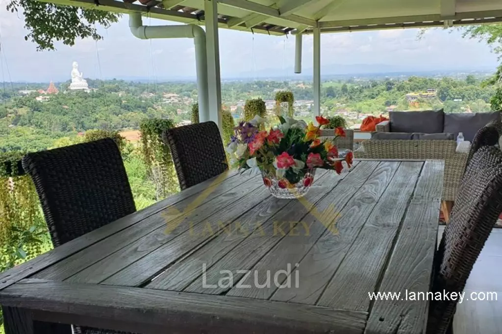 Comfy Home with Stunning Views