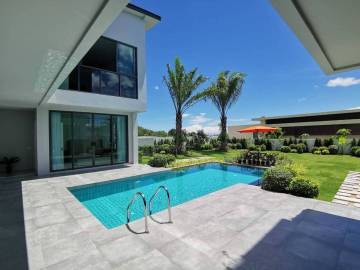 6 bed 523.50sq.m Palm Lakeside Villas