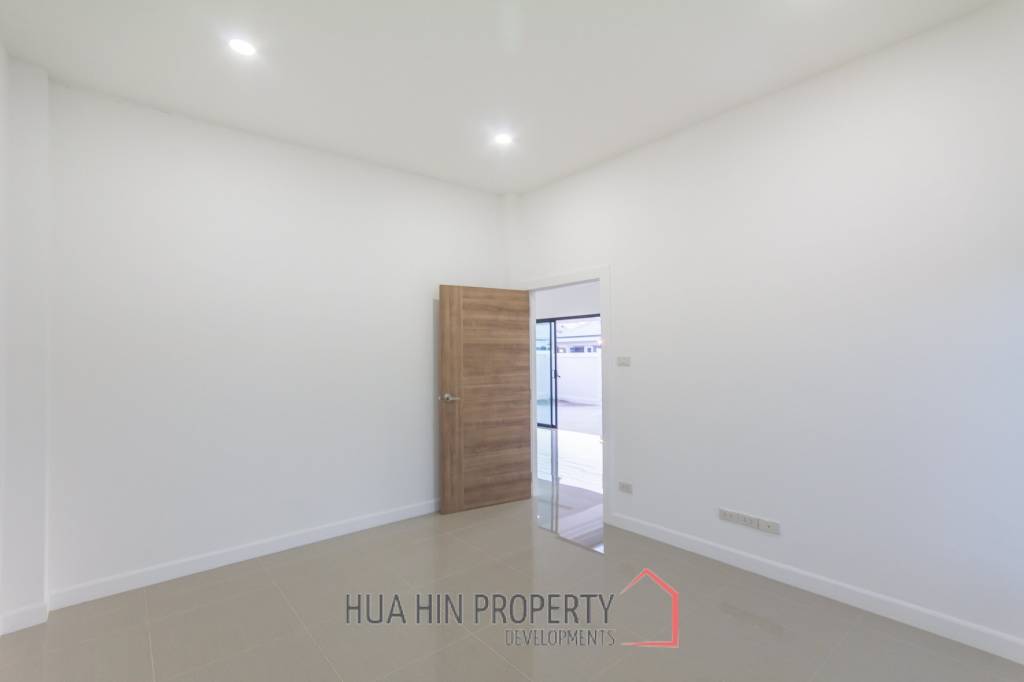 Well constructed 3 Bed pool villa, close to town