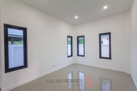 Well constructed 3 Bed pool villa, close to town