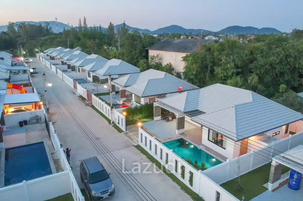 Well constructed 3 Bed pool villa, close to town