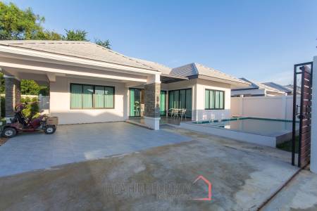 Well constructed 3 Bed pool villa, close to town
