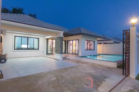 Well constructed 3 Bed pool villa, close to town