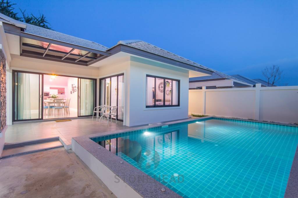 Well constructed 3 Bed pool villa, close to town