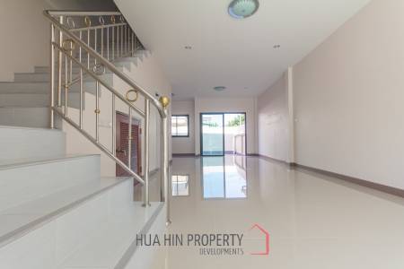 2 Bedroom townhouse, Very close to Town