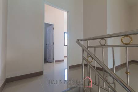 2 Bedroom townhouse, Very close to Town