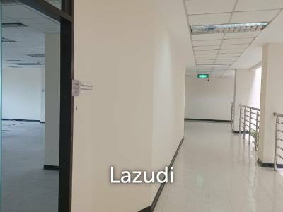 Office space for rent at B.B. Building 650 sqm