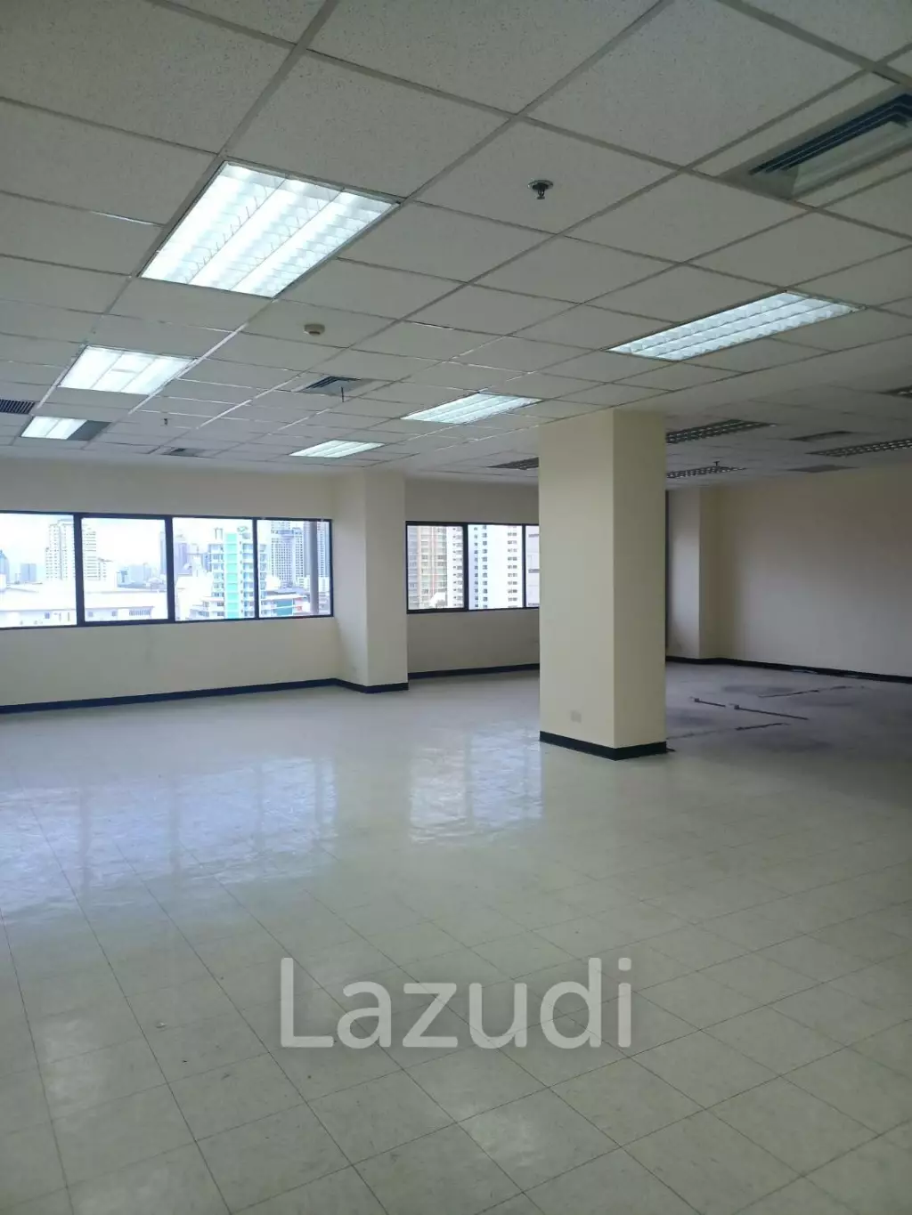 Office space for rent at B.B. Building 650 sqm