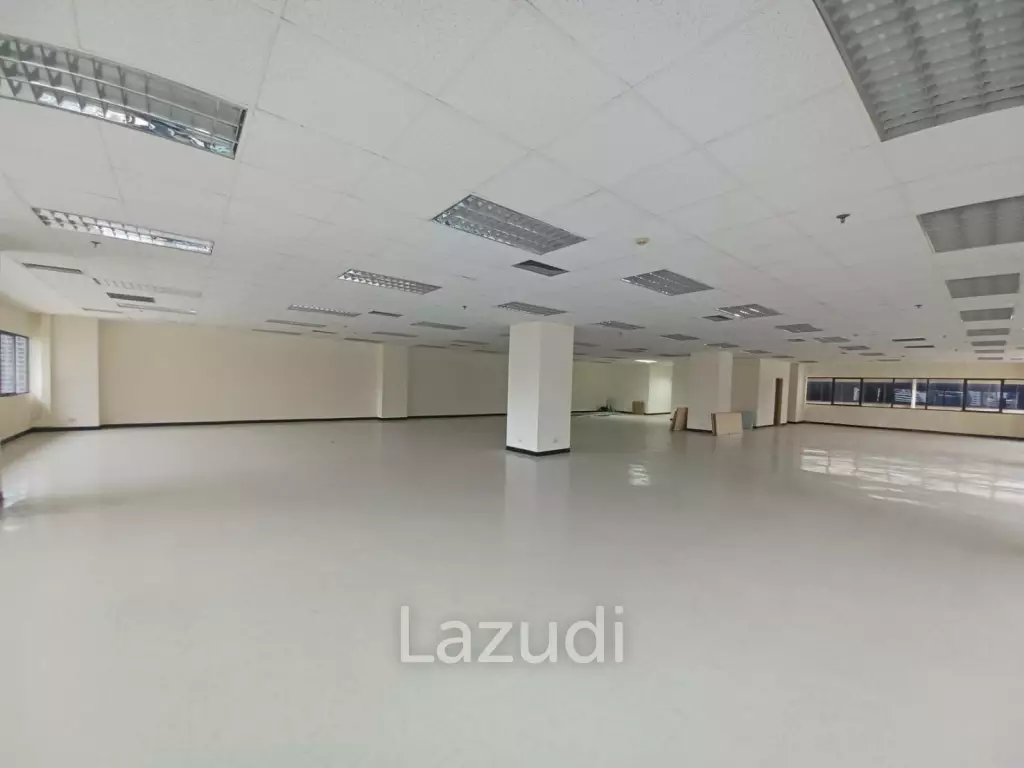 Office space for rent at B.B. Building 414.5 sqm