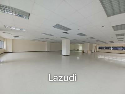 Office space for rent at B.B. Building 414.5 sqm