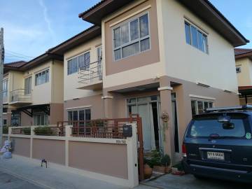 Detached house for sale