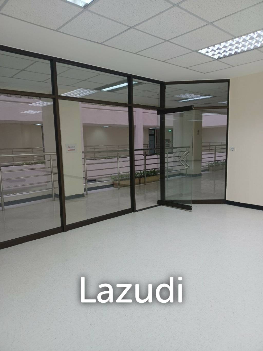 Office space for rent at B.B. Building 84 sqm