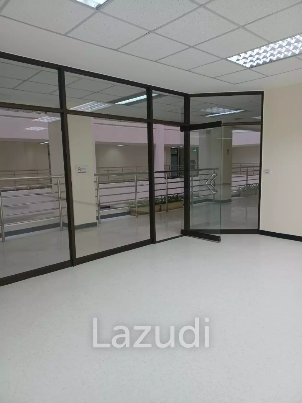 Office space for rent at B.B. Building 84 sqm