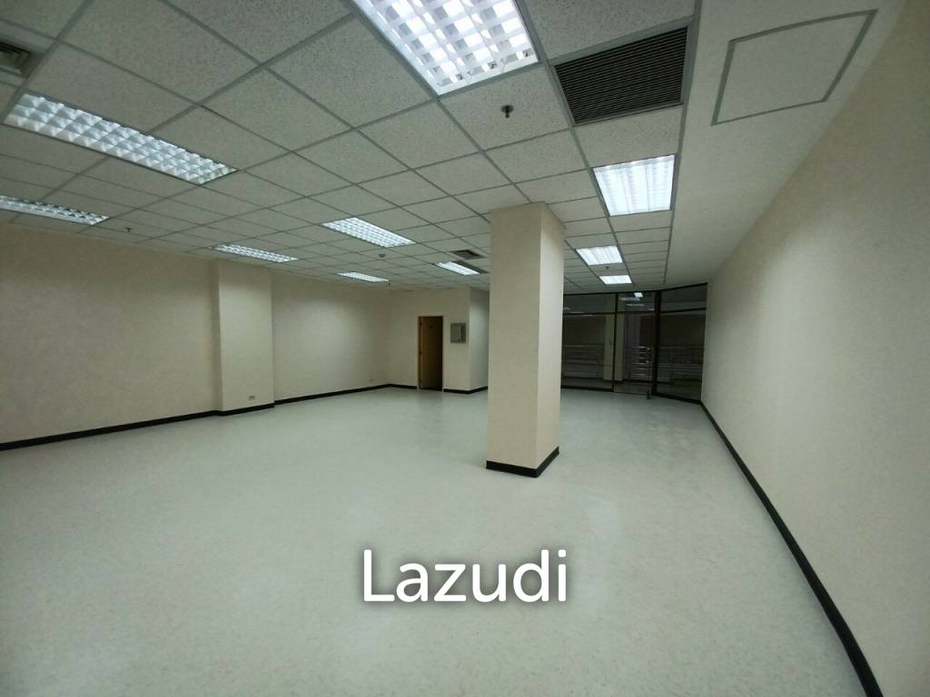 Office space for rent at B.B. Building 84 sqm