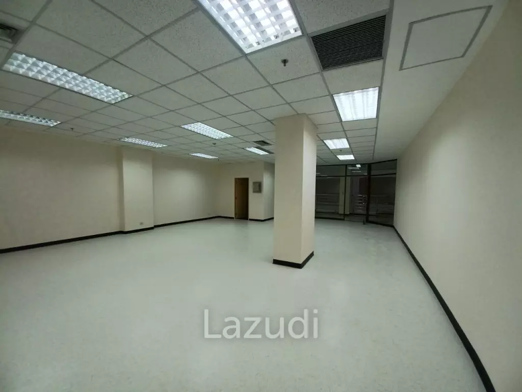 Office space for rent at B.B. Building 84 sqm
