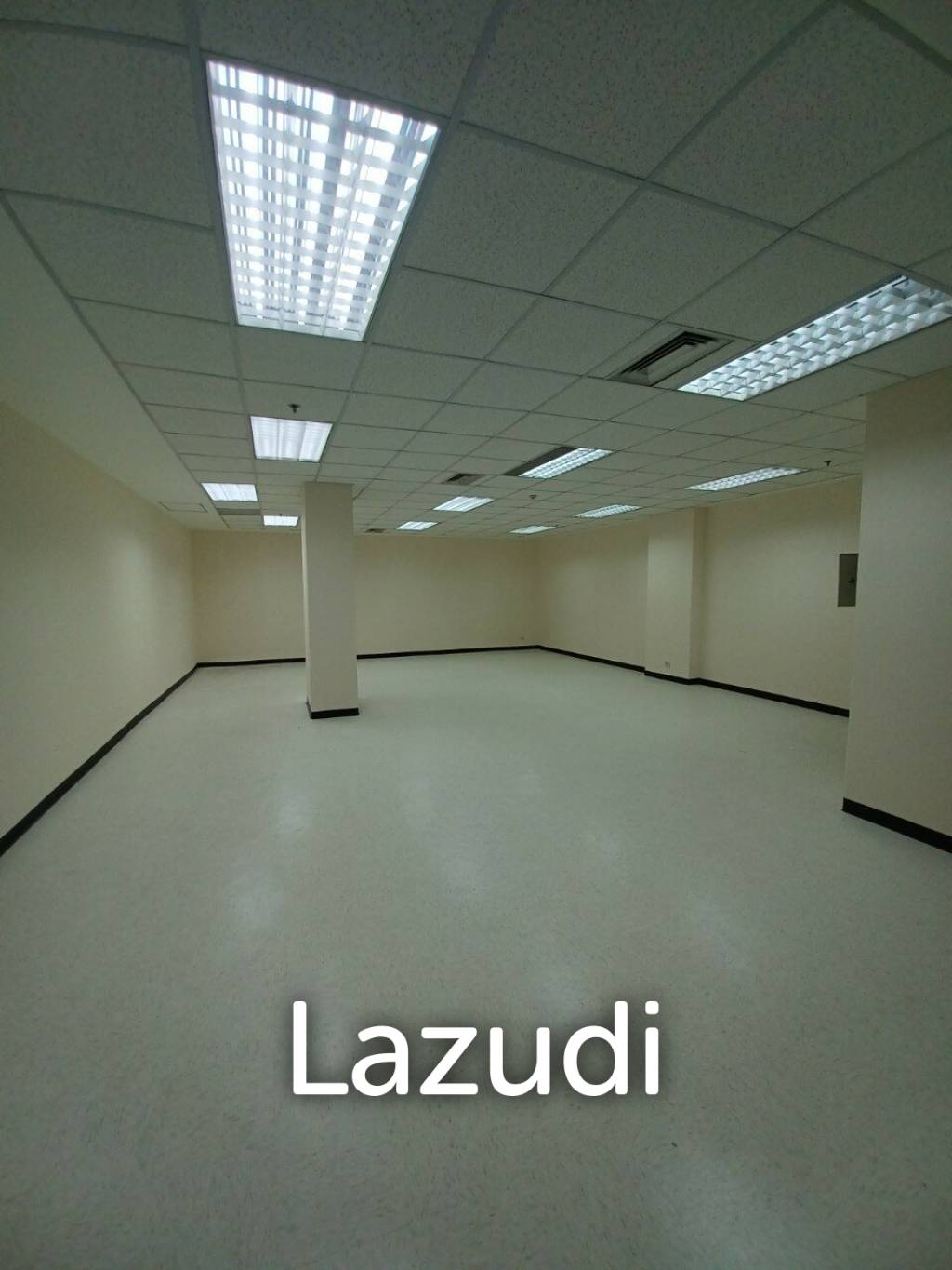 Office space for rent at B.B. Building 84 sqm