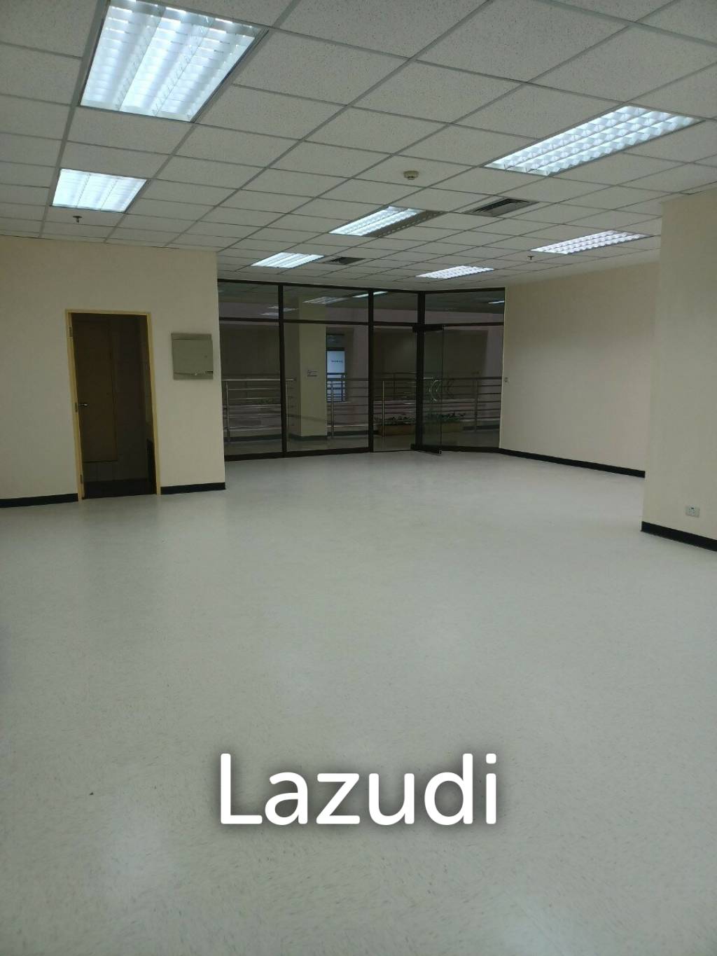 Office space for rent at B.B. Building 84 sqm