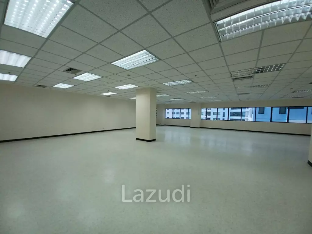 Office space for rent at B.B. Building 192 sqm
