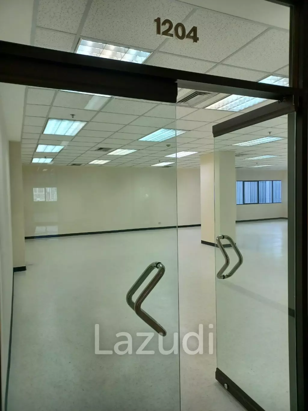 Office space for rent at B.B. Building 192 sqm