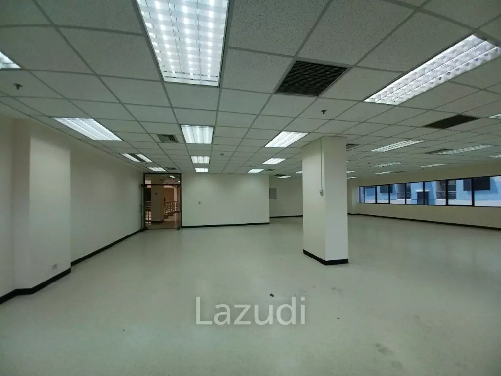 Office space for rent at B.B. Building 192 Sqm