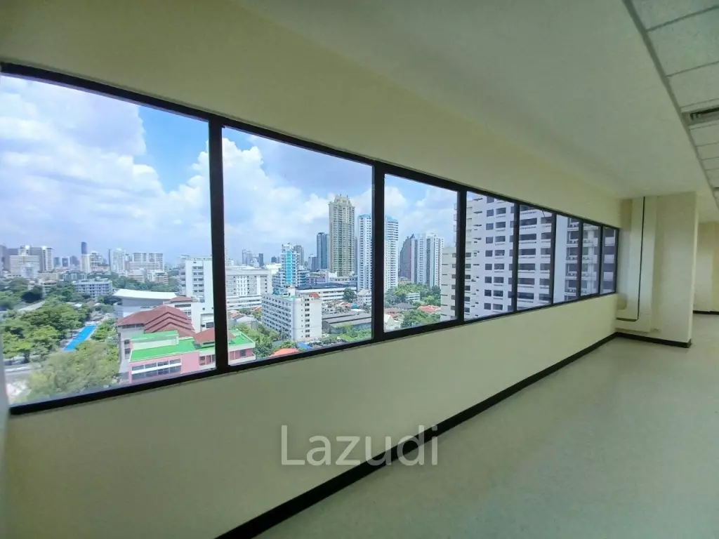 Office space for rent at B.B. Building 192 Sqm