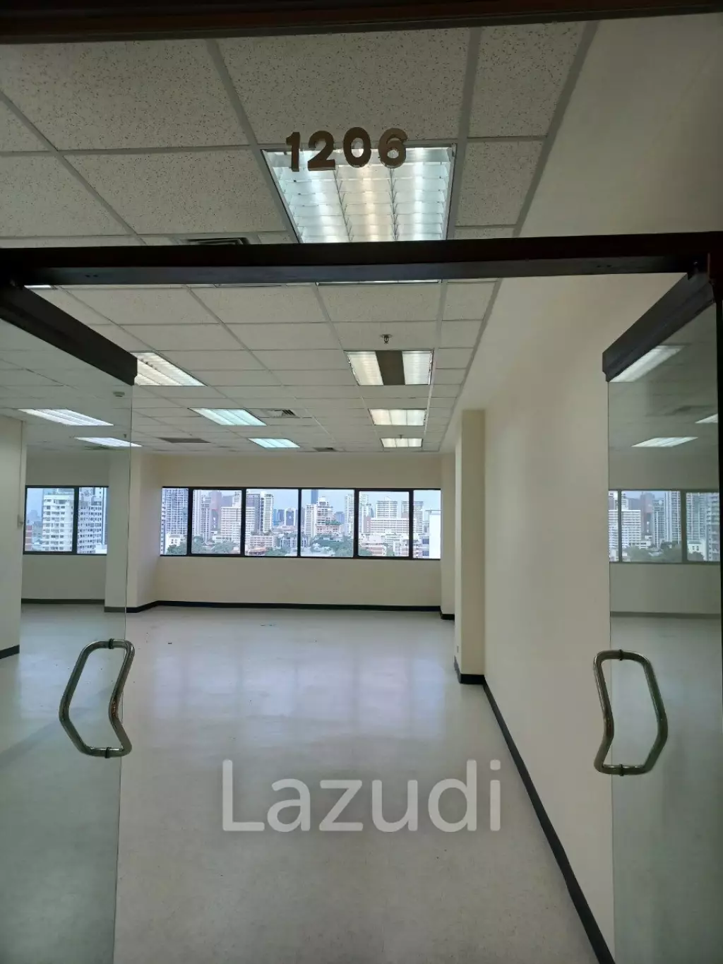 Office space for rent at B.B. Building 192 Sqm