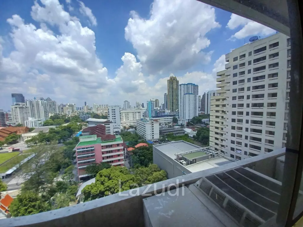 Office space for rent at B.B. Building 64 Sqm
