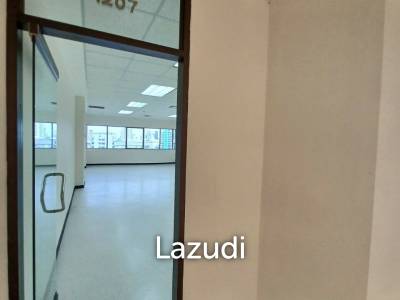 Office space for rent at B.B. Building 64 Sqm