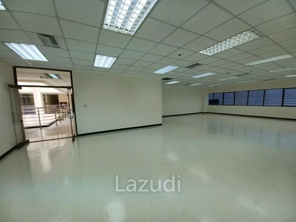 Official space for rent 192 Sqm at BB Building Asoke