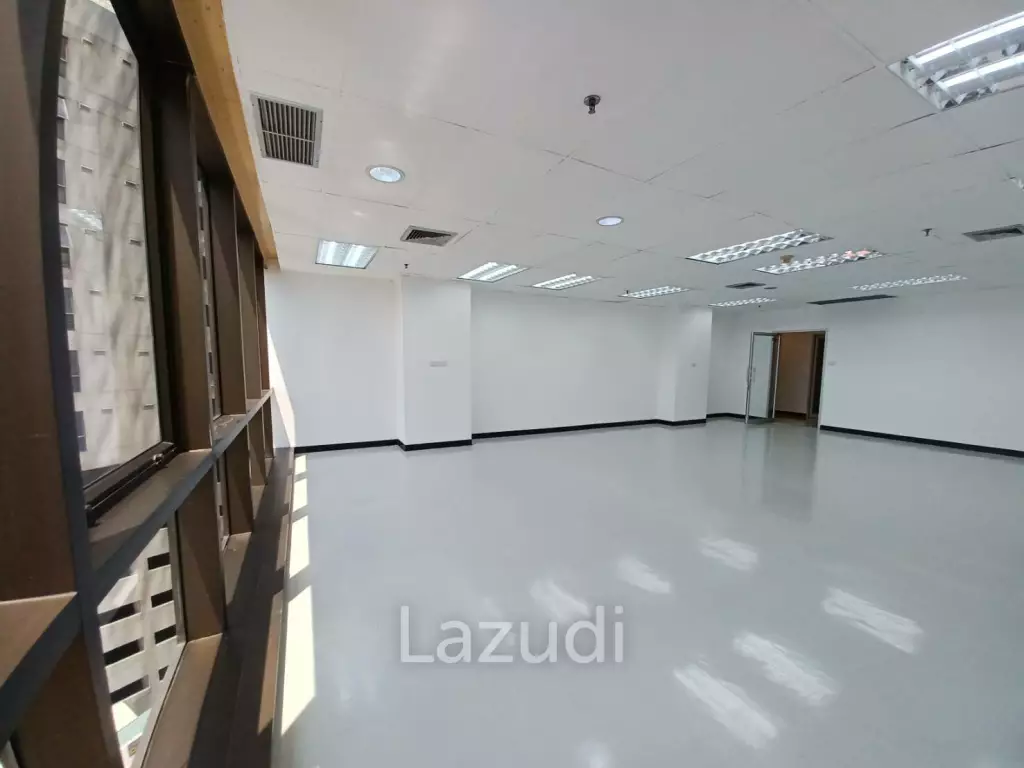 Office space for rent at Sino-Thai Tower unit 7D  size 67 Sqm