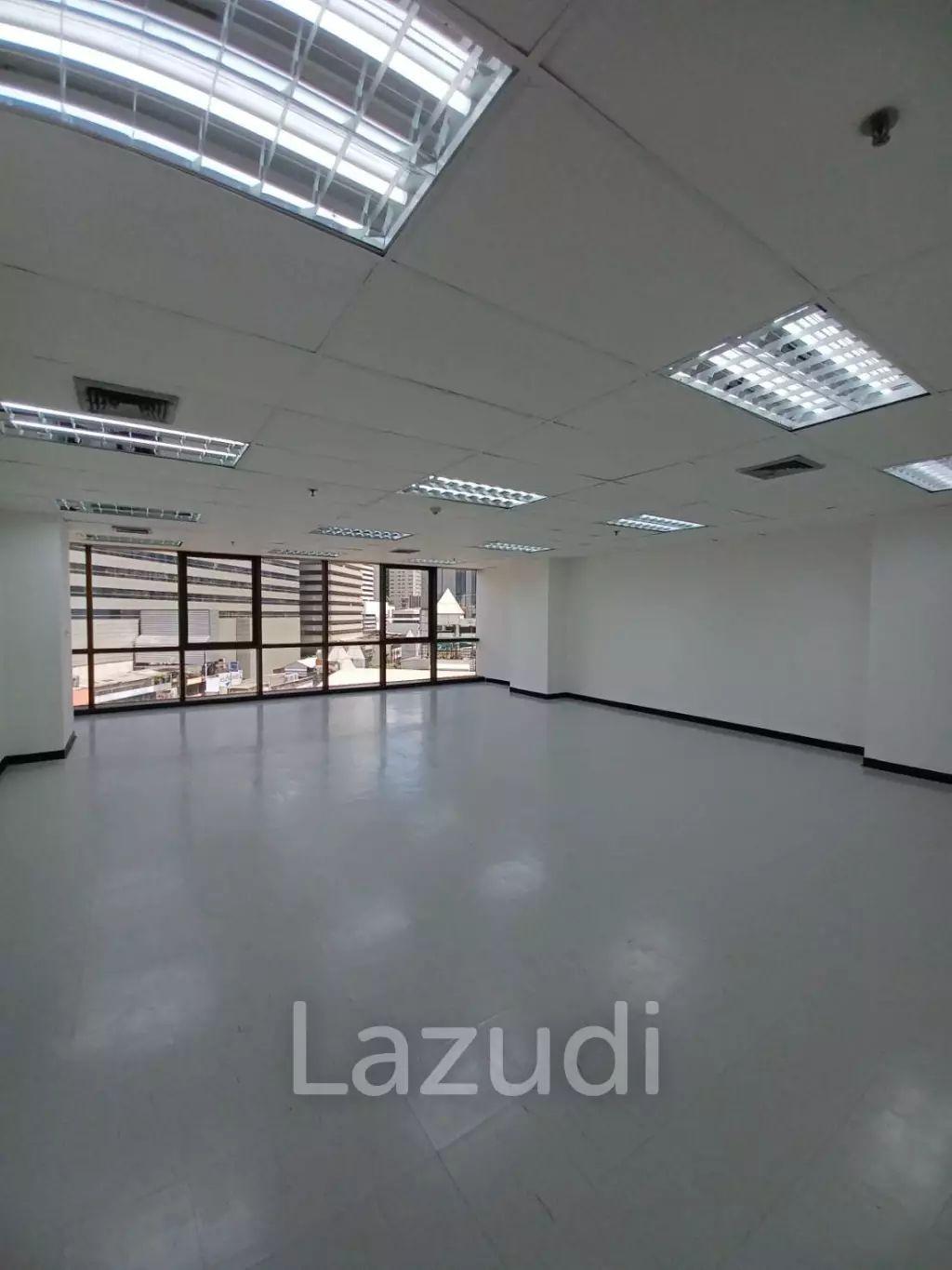 Office space for rent at Sino-Thai Tower unit 8B  size 78 Sqm