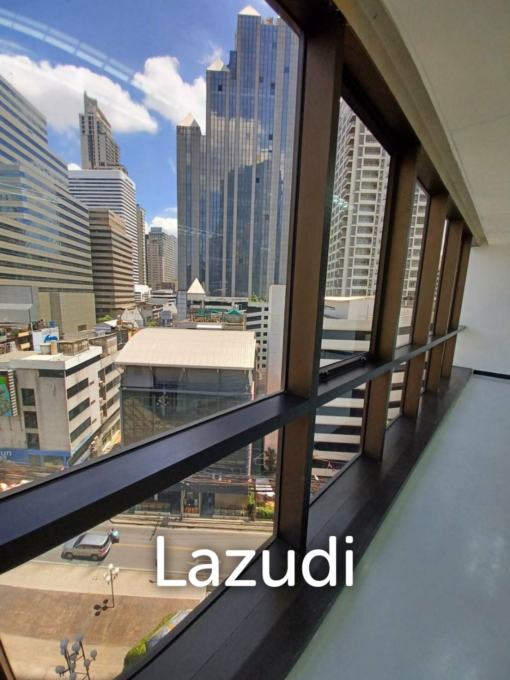 Office space for rent at Sino-Thai Tower unit 8B  size 78 Sqm