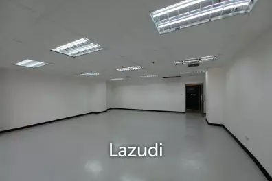 Office space for rent at Sino-Thai Tower unit 8B  size 78 Sqm