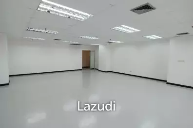 Office space for rent at Sino-Thai Tower unit 8B  size 78 Sqm