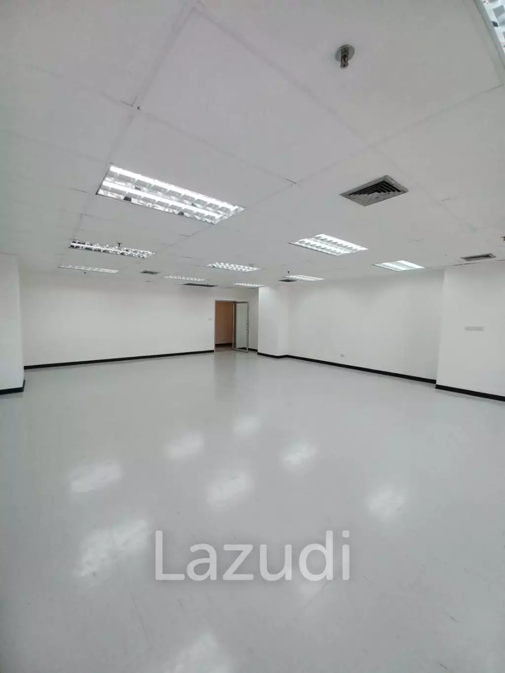 Office space for rent at Sino-Thai Tower unit 8B  size 78 Sqm