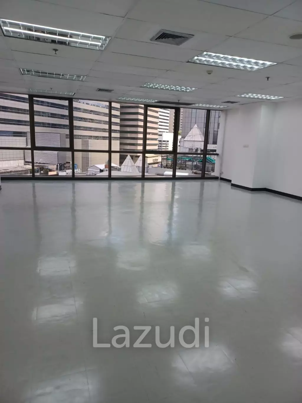 Office space for rent at Sino-Thai Tower unit 8C  size 78 Sqm