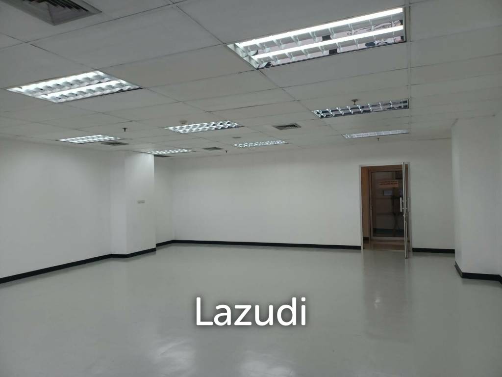 Office space for rent at Sino-Thai Tower unit 8C  size 78 Sqm
