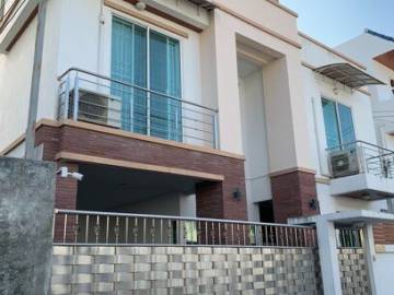4 Beds 400 Sqm Detached House in Ratchada For Sale