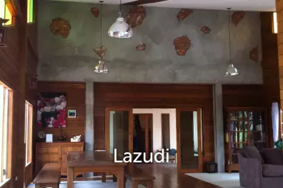 บ้านสวน สไตล์ครันทรี่ หลายหลัง บนเนินที่ดิน  วิวสวยพระอาทิตย์ ขึ้นและลง