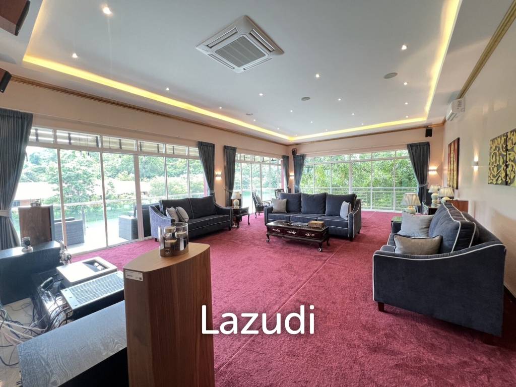All new Deluxe High Tech Villa