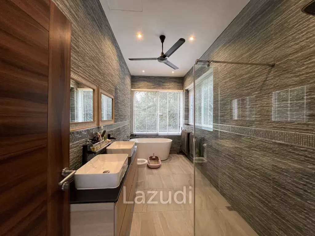 All new Deluxe High Tech Villa