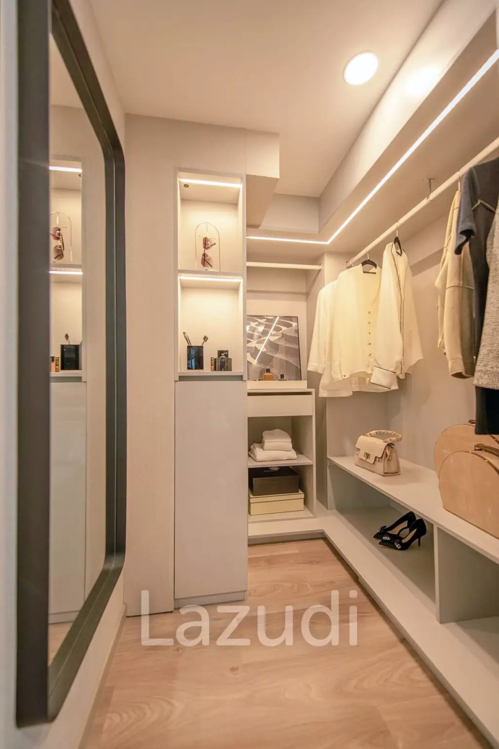 38.75 sqm loft-style 1 bedroom condo Knightsbridge Space Sukhumvit - Rama 4 Phra Khanong