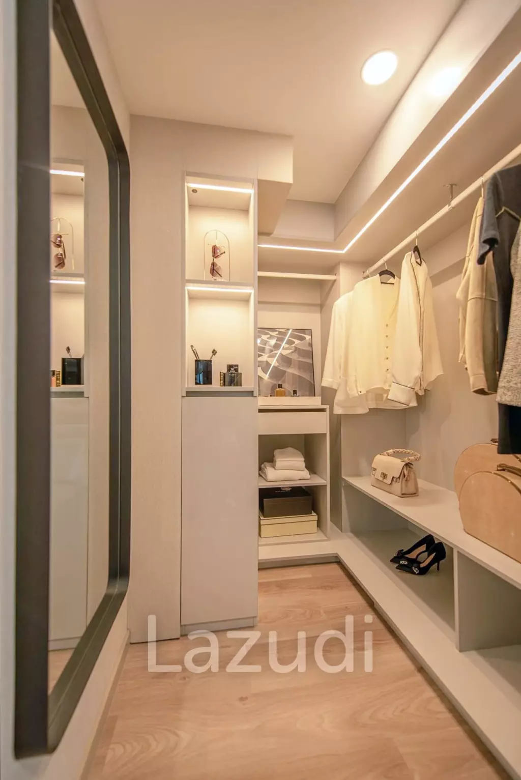 48.9 sqm loft-style 1-bed condo Knightsbridge Space Sukhumvit - Rama 4 Phra Khanong